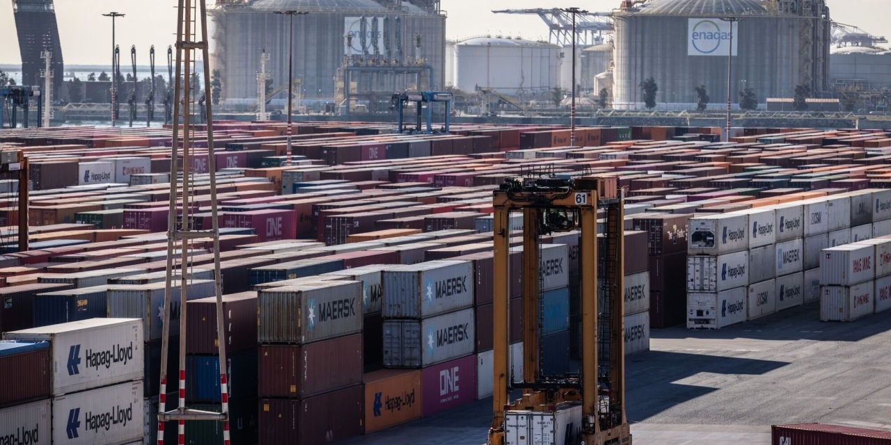 EU Exports to U.S. Surge Ahead of Trump Tariffs