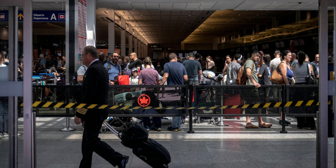 Air Canada Strike Halts Hundreds of Flights