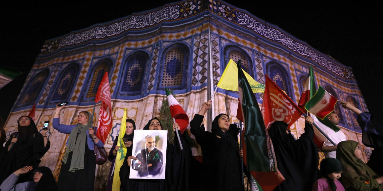Israeli Strikes Sow Fear and Anxiety in Tehran