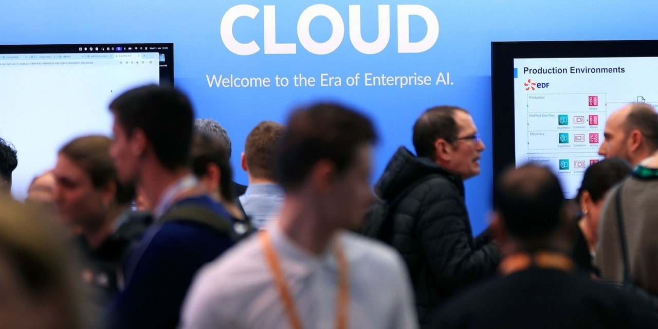 Snowflake to Buy Crunchy Data for $250 Million