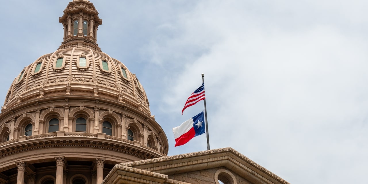 Texas Democrats Leave State to Foil Republican Effort to Redraw State's Congressional Districts
