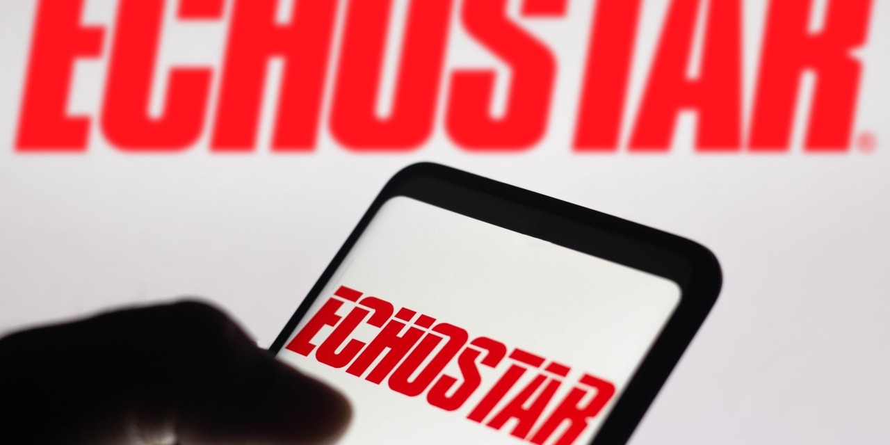 EchoStar Misses Second Interest Payment Amid FCC Review
