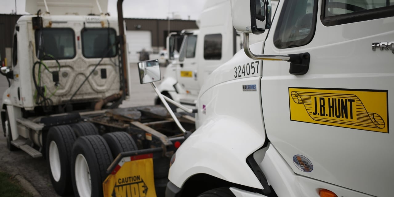 J.B. Hunt Profit Falls Due to Higher Expenses