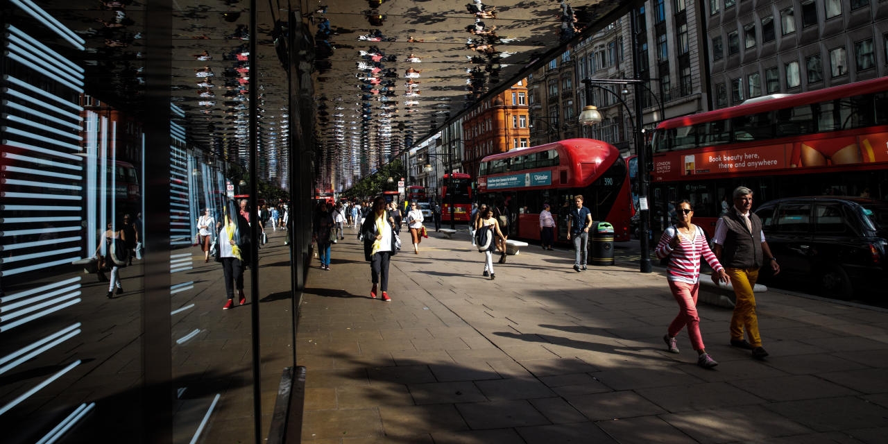 U.K. Inflation Gains Pace, Likely Keeping Bank of England From Fresh Rate Cuts
