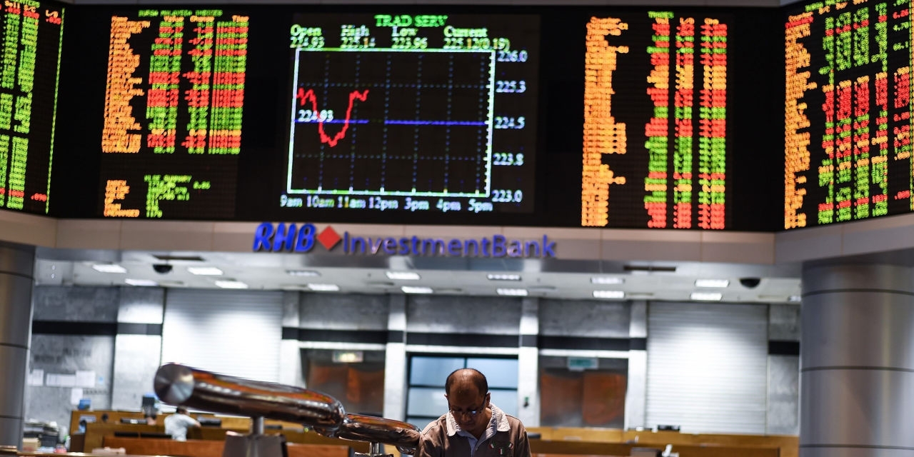 Malaysian Retailer Looks to Line Up Investors Ahead of IPO, Sources Say