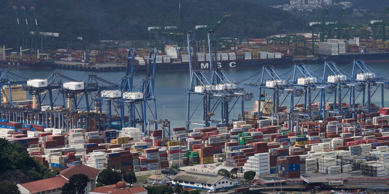 Shipping Tycoons Discuss Separating Panama Ports From Hutchinson Deal