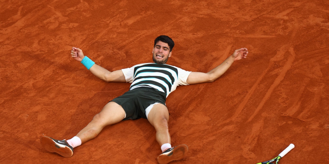 Carlos Alcaraz Outlasts Jannik Sinner in French Open Final for the Ages