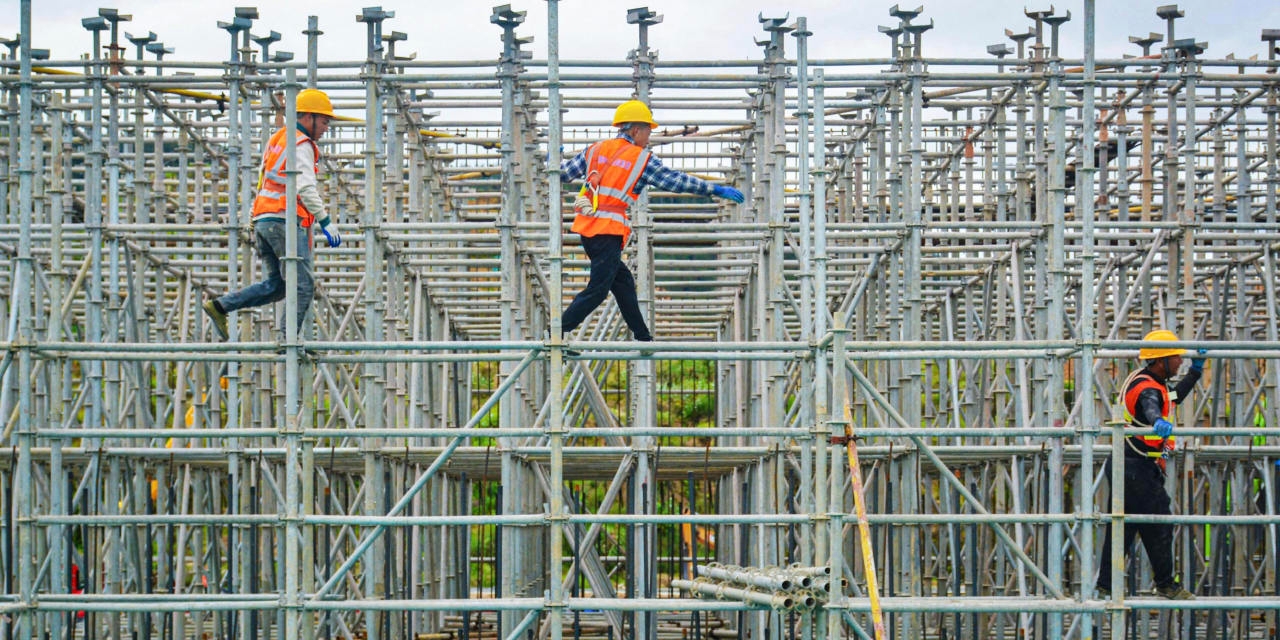 China Services Sector Picks Up Slightly Despite Lower Orders