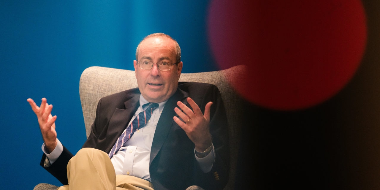 Choosy Consumers Could Blunt Inflationary Effect of Tariffs, Barkin Says