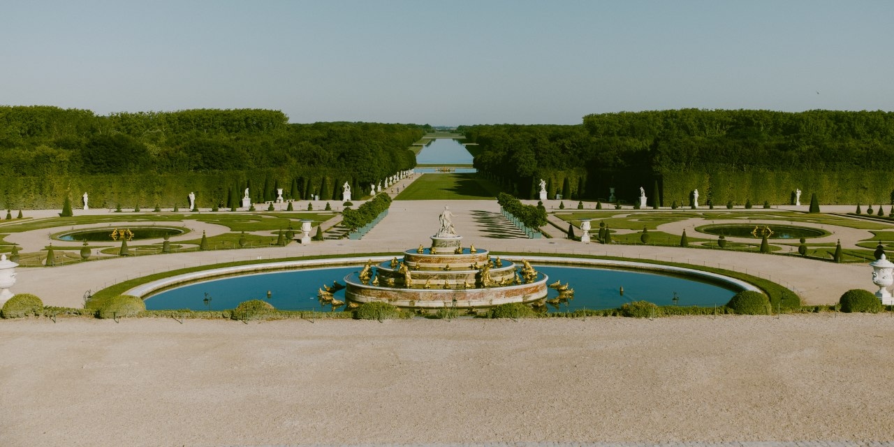 To Avoid the Day-Trippers at the Palace of Versailles, Book a Night in Town