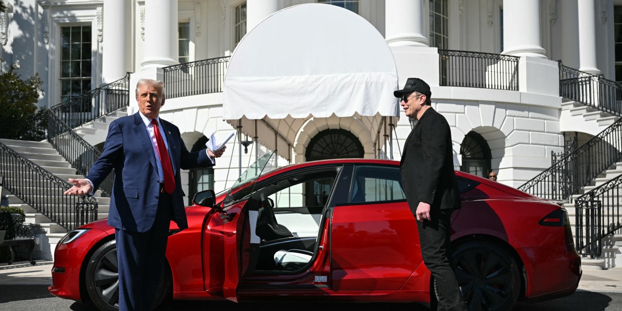 Trump, Hater of EVs, Says He's Buying a Tesla