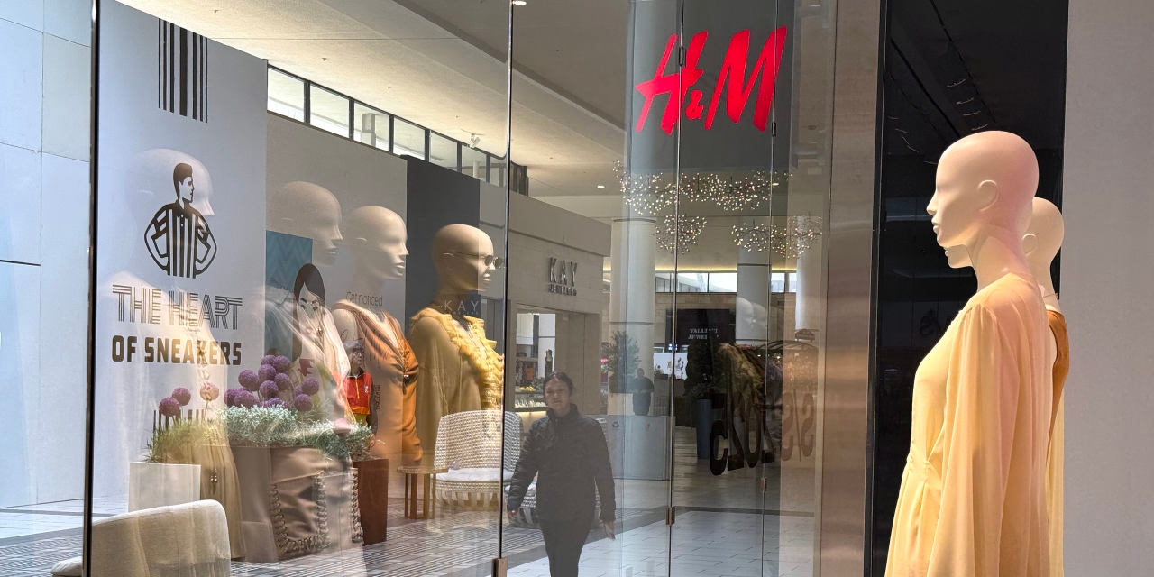 H&M Bets on AI to Upgrade Stores, Face Off Online Rivals
