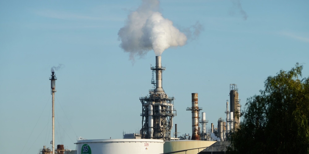 Elliott Wins Backing from Proxy Advisers in Phillips 66 Boardroom Battle