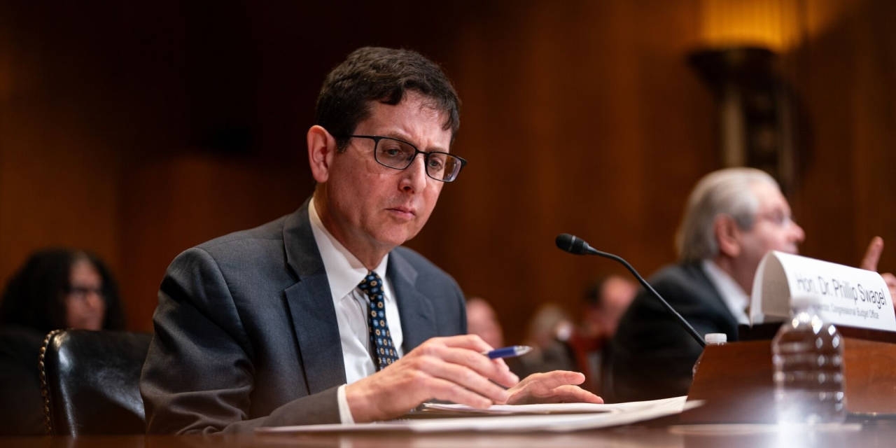 Congress's Budget Referee Confronts Swarm of GOP Critics
