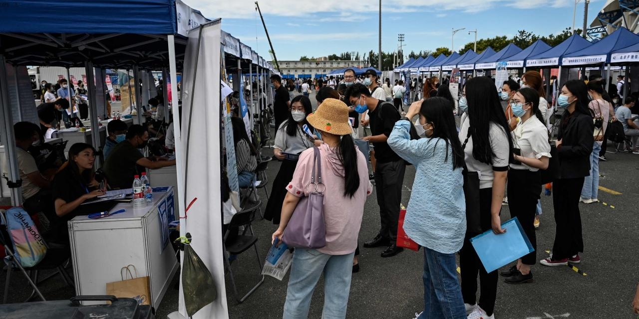 Chinese Social Media Hashtag Signals Growing Frustration With Job Market