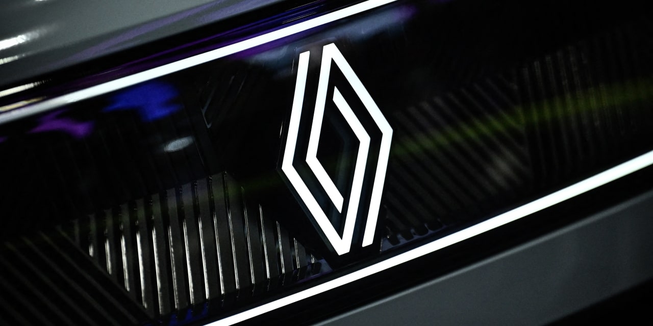 Renault Shares Plunge on Guidance Downgrade