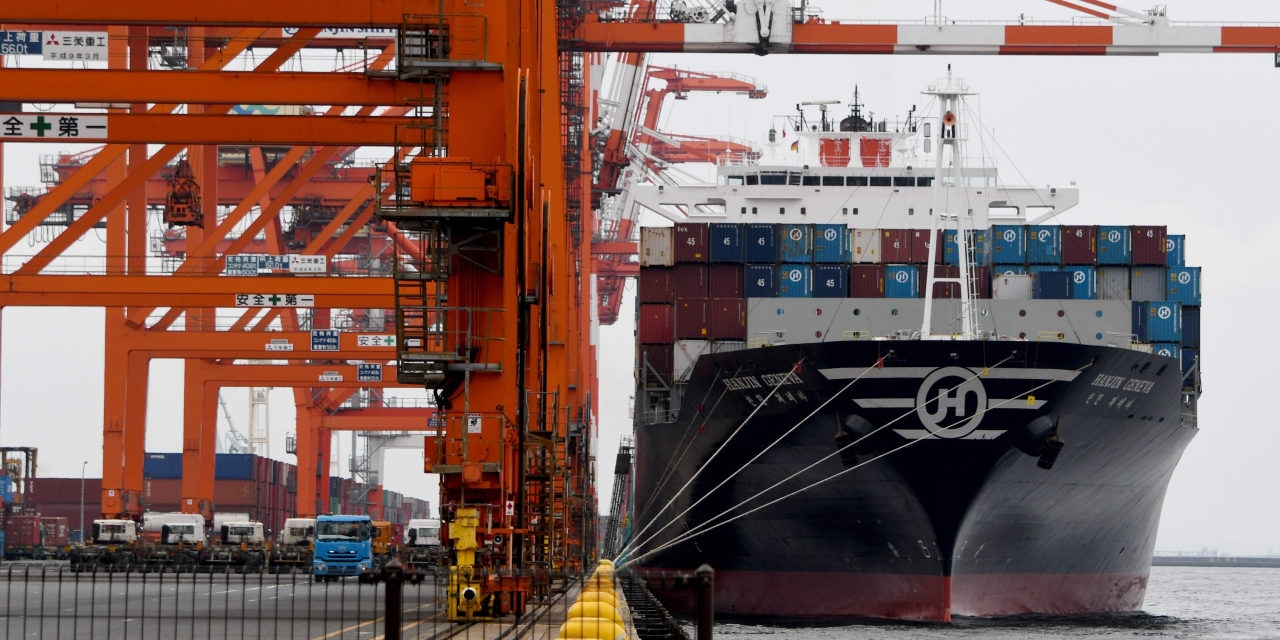 Japan's Exports to U.S. Fell in April for First Time in Four Months
