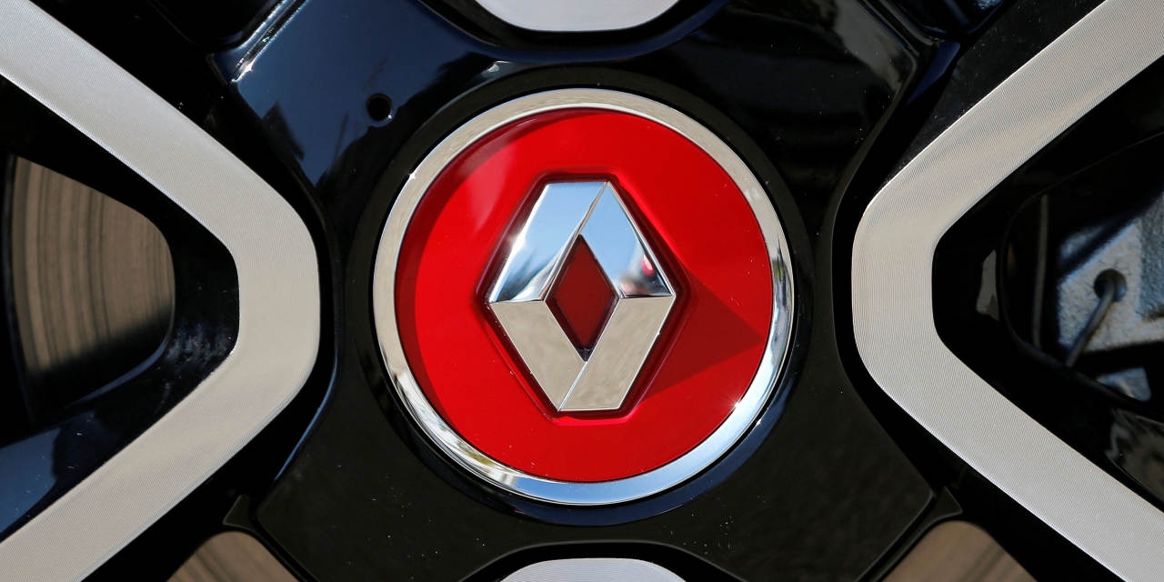 Renault Cuts Guidance, Names Interim CEO