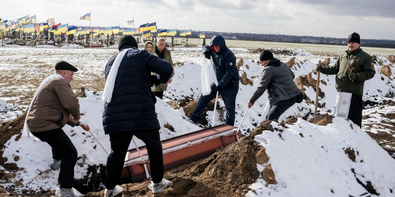 Corruption Stalks Ukraine's Cemeteries as Officials Profit From Dead Soldiers