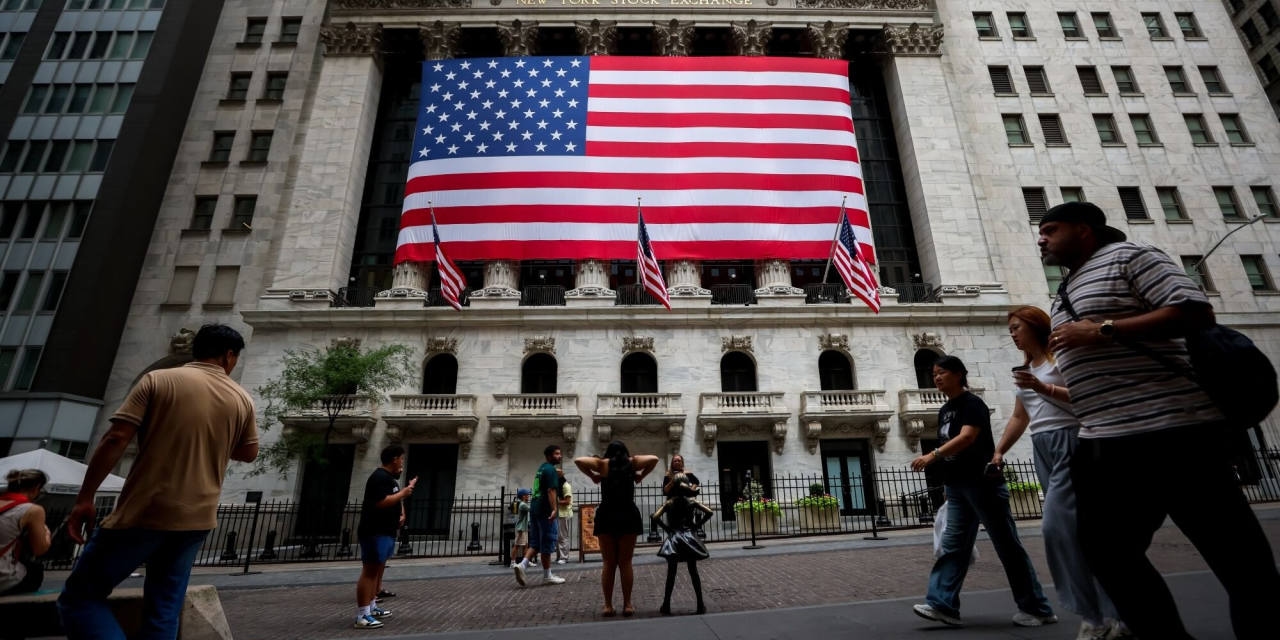 Stocks End Higher After Trump Plays Down Intentions to Fire Powell
