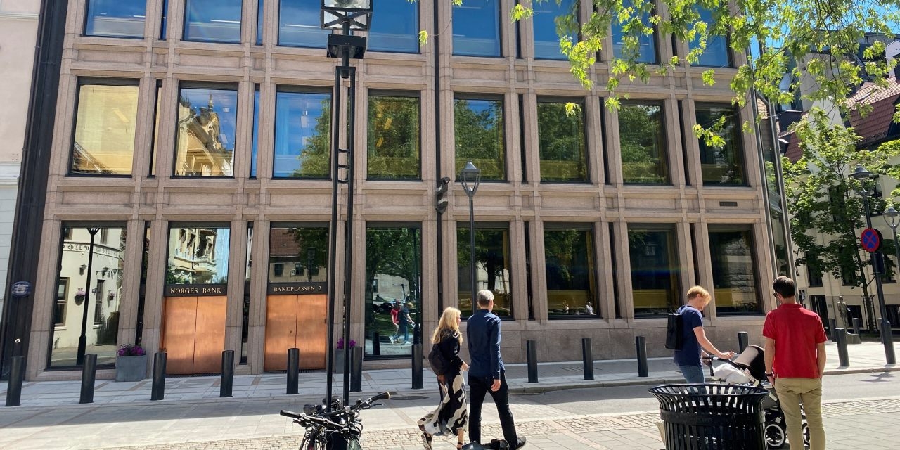 Norges Bank Surprises With Rate Cut and Hints at Further Easing This Year