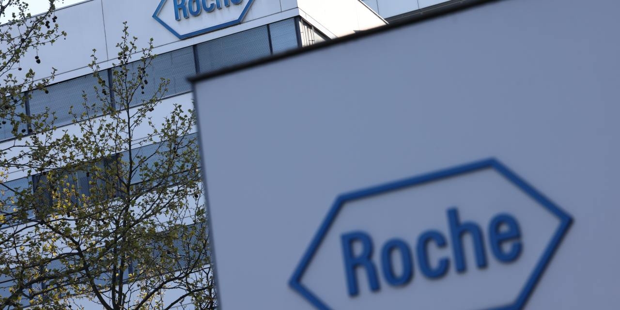 Roche's Tecentriq With Lurbinectedin Increases Survival to Small-Cell Lung Cancer, Study Says