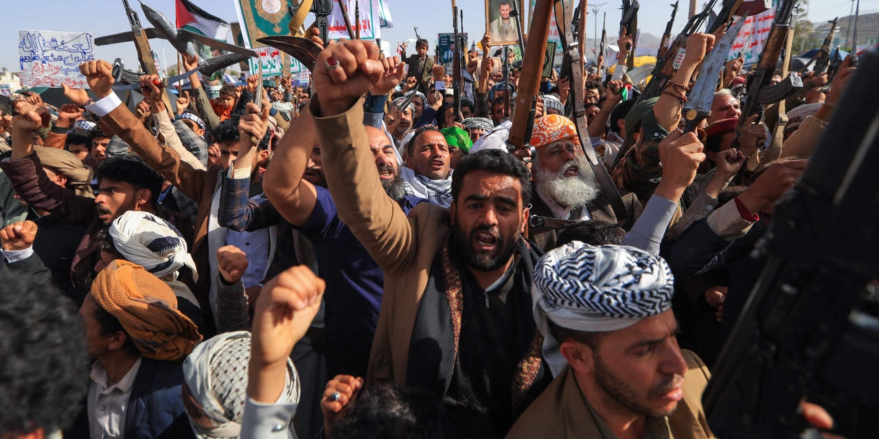 Israel Strikes Houthis in Yemen, Threatens to Kill Group's Leader
