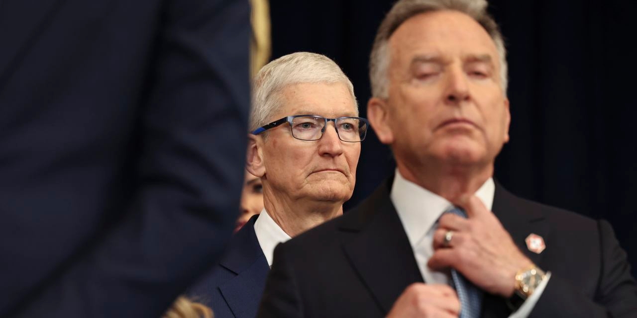 Tim Cook Called Texas Governor to Stop Online Child-Safety Legislation
