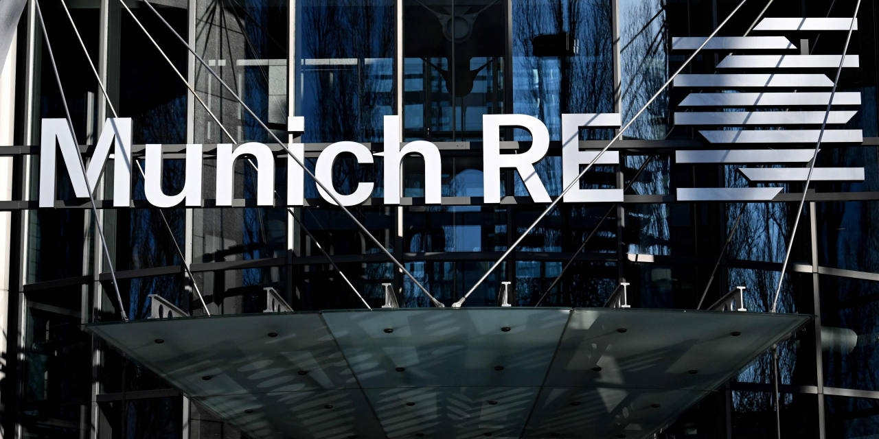 Munich Re Lowers Revenue View on Currency Impacts