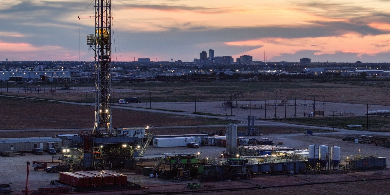 Oil Climbs, Asian Equity Markets Fall After U.S. Attacks on Iran