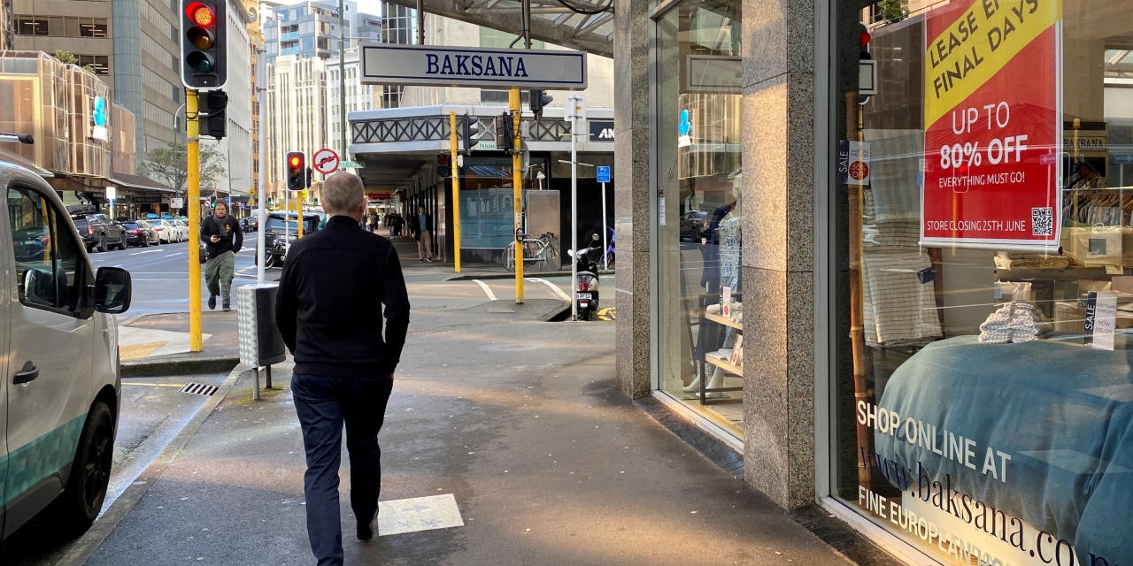 RBNZ Cuts Rates, Warns of Coming Slowdown in Global Growth