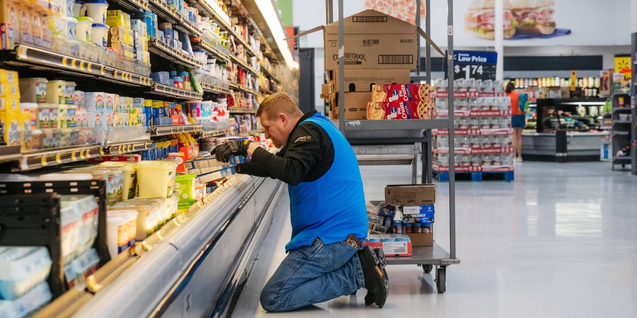 Walmart's New Employee Perk Takes a Bite Out of Workers' Grocery Bills