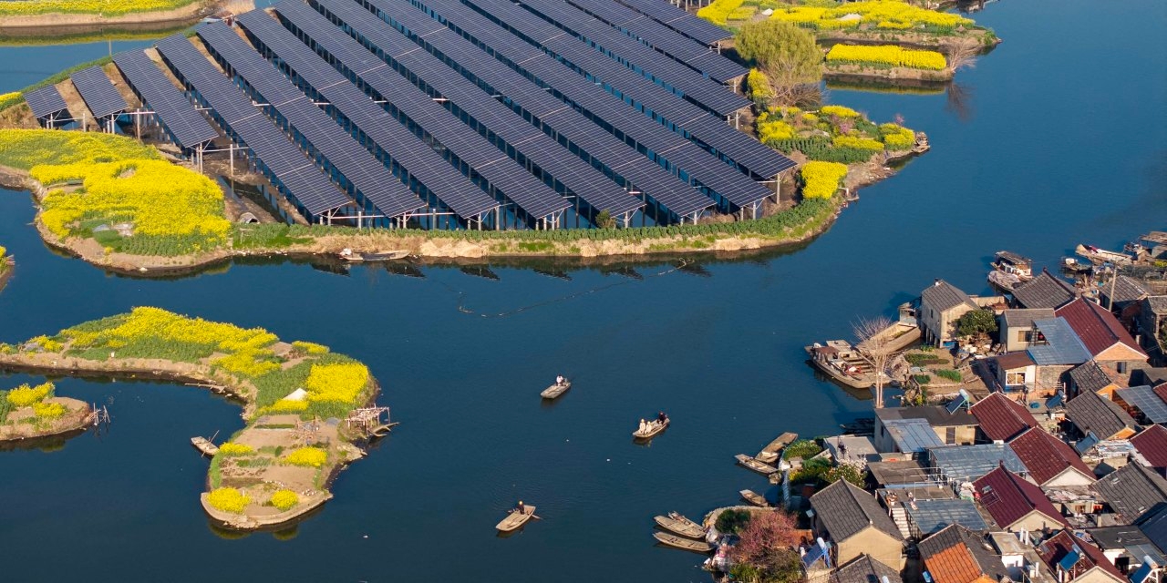 Clean-Energy Investment Set to Double Fossil Fuel Financing in 2025, IEA Says