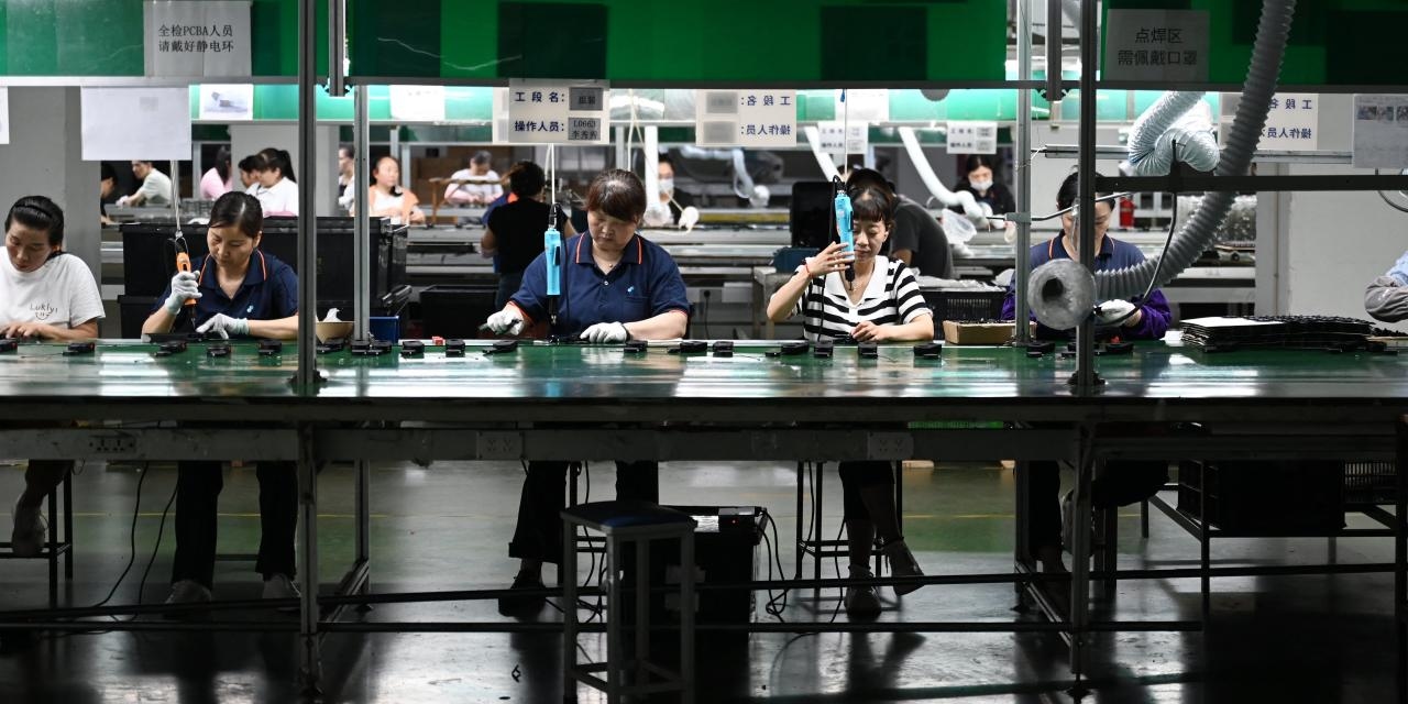 Asian Factory Activity Stays Subdued as Tariff Deadline Looms