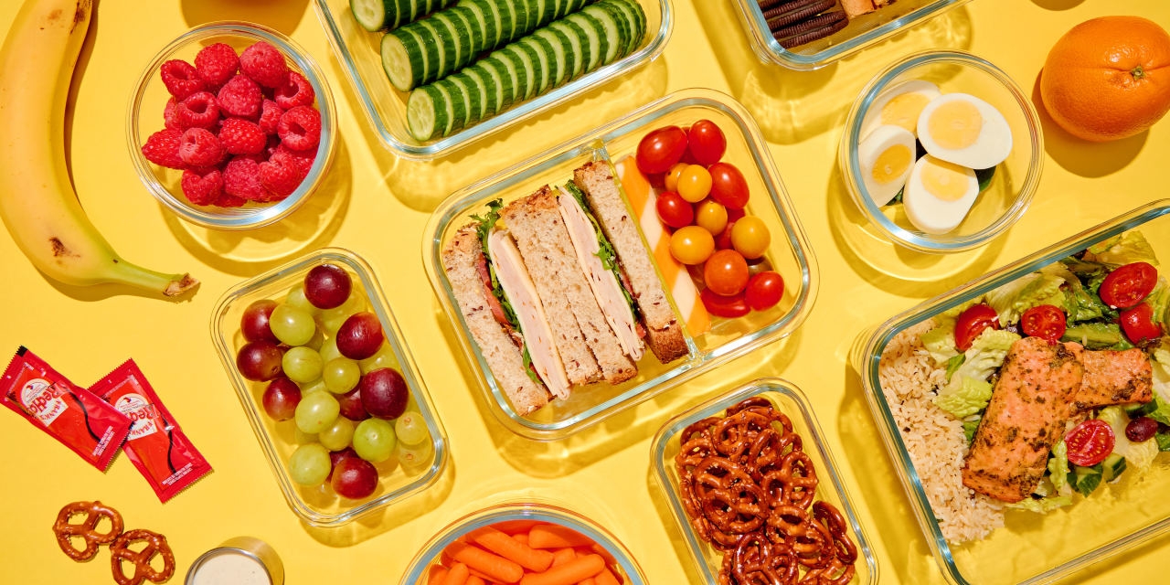 More People Are Bringing Lunch to Work. That's a Bad Economic Indicator.