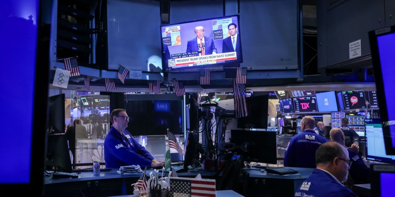 Stocks Hover Near Records, Oil Prices Recover Some Ground