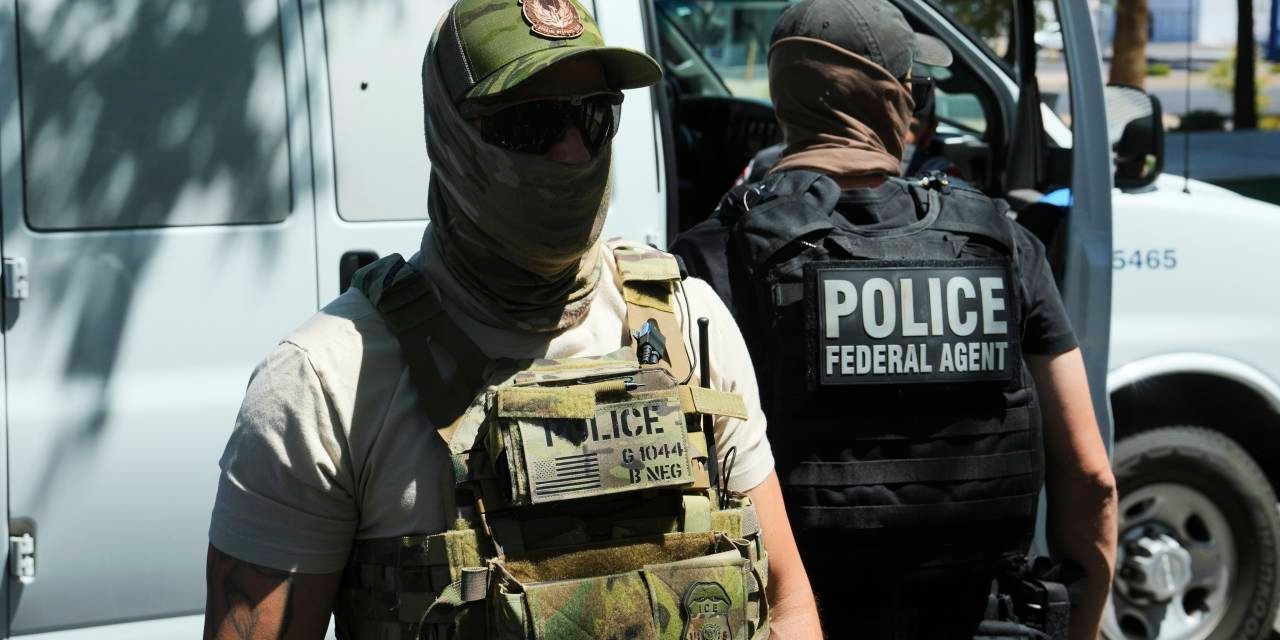 Lightning-Fast Deportations Emerge as Top Issue in Trump's Standoff With Courts