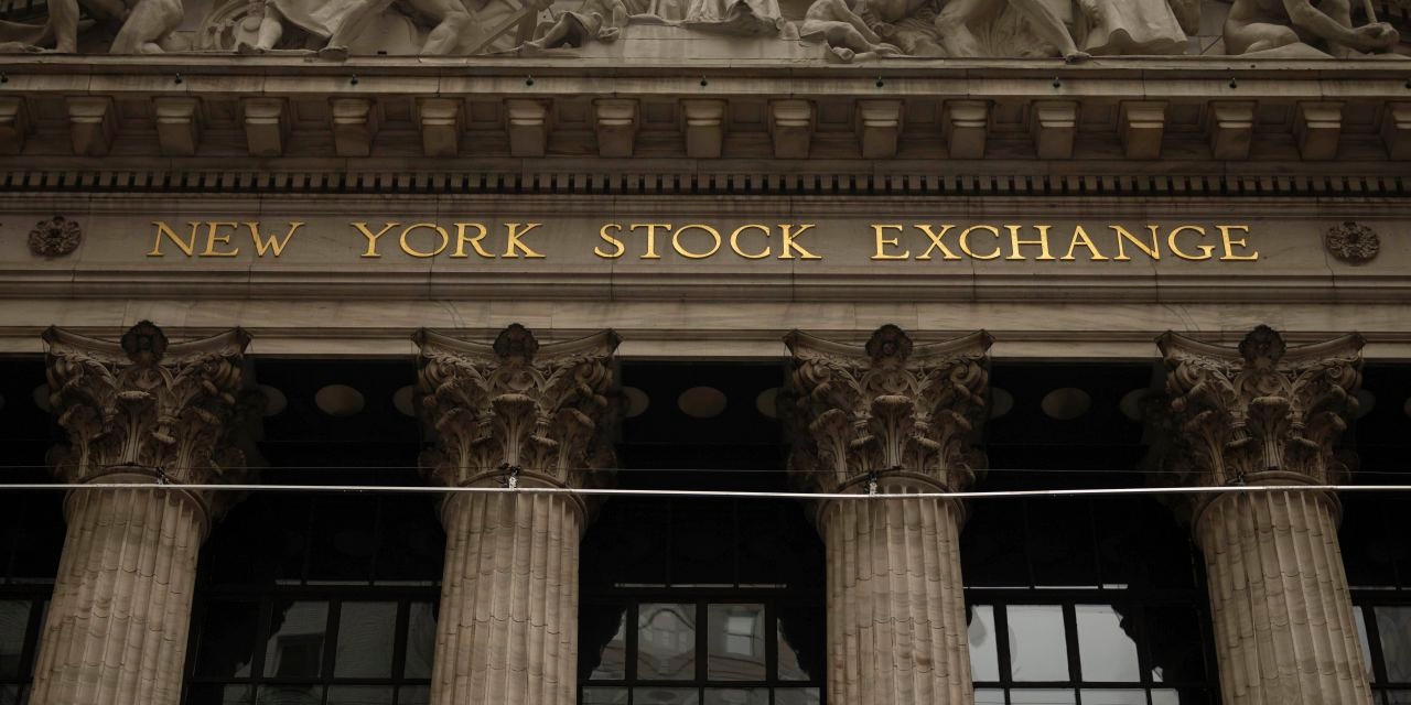Stock Futures Slip in Holiday-Thinned Trading