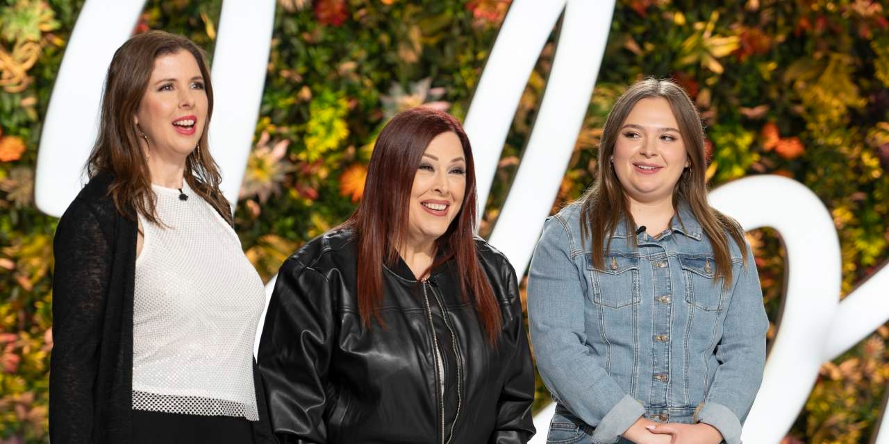 A Famous Singer, Her Daughter and a Novelist Take on ‘American Idol'