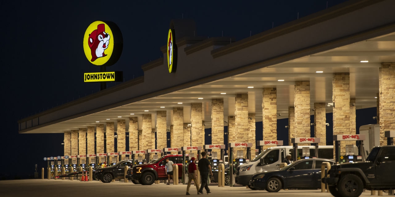 The ‘Cable Cowboy' Battles a Giant Gas Station for the Soul of the West