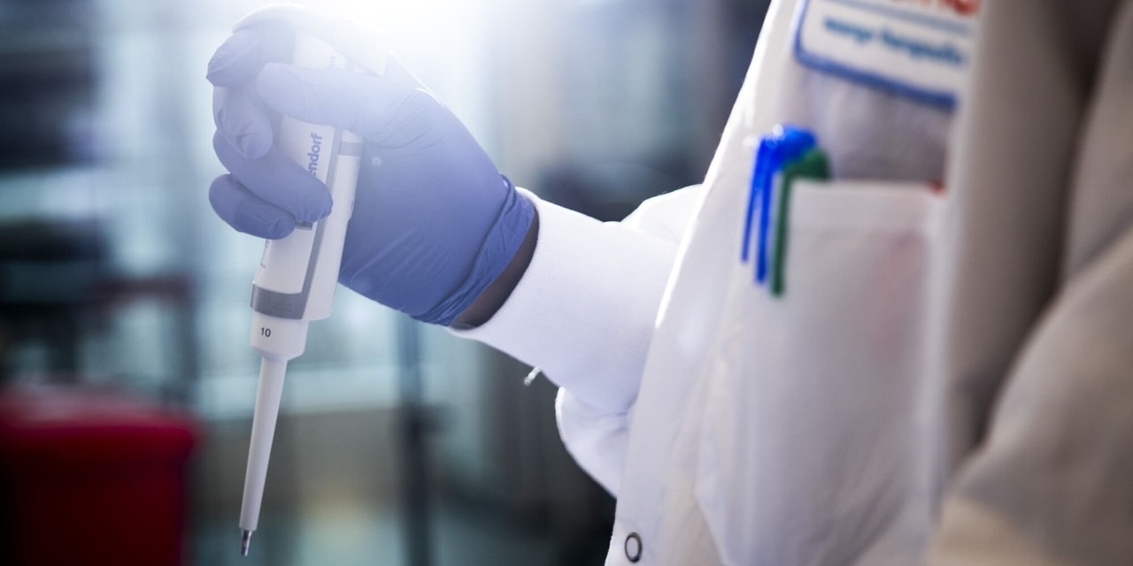 HHS to Wind Down mRNA Vaccine Programs