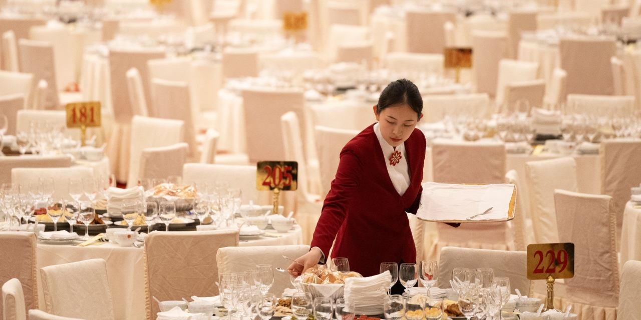 Xi Tightens Leash on Officials' Boozing and Lavish Living