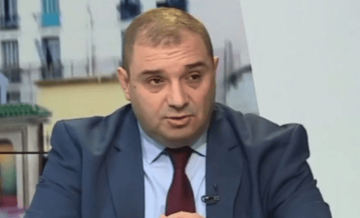 الجزائر.. واقفة