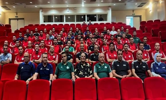 كرة القدم: المديرية الوطنية للتحكيم تنظم ملتقى ما قبل انطلاق الموسم لحكام النخبة بوهران