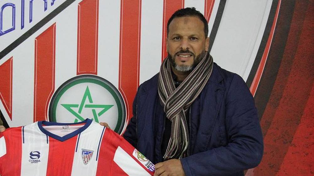 المغرب التطواني ينفصل بالتراضي عن مدربه محمد بنشريفة