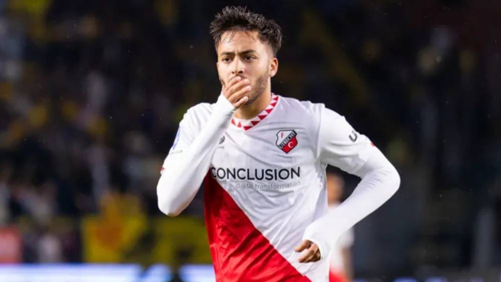 سفيان الكرواني: "تلقيت عروضًا من ألمانيا وإيطاليا لكن قرار أوتريخت كان واضحًا لن يتم بيعي"