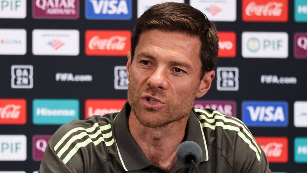 ألونسو: "الهلال سيكون خصما صعبا وريال مدريد دائما مرشح للفوز باللقب لكن يجب إثبات ذلك"