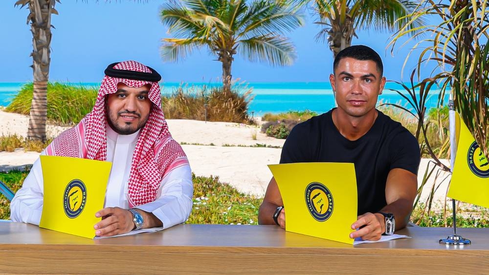 رونالدو بعد تجديد عقده لغاية 2027: "النصر إلى الأبد"