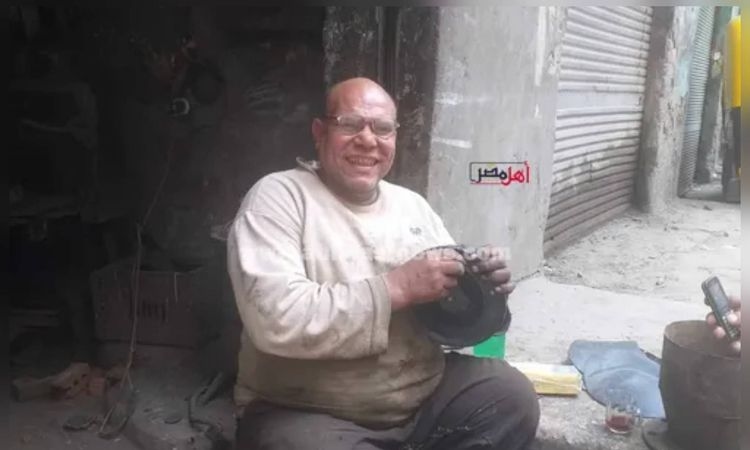 السعيد حويلة.. قصة 45 سنة حداد ماكينات ري الأراضي الزراعية بكفر الشيخ: بحبها من صغري ومعنديش شغلانة غيرها (صور)