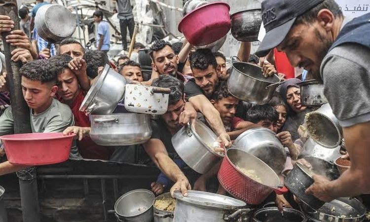 للمرة الأولى.. شهداء بسبب الاختناق في مراكز توزيع المساعدات بقطاع غزة